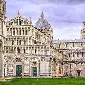  Apartamento 1km Dalla Torre Appart. Con Balcone E Posto Auto